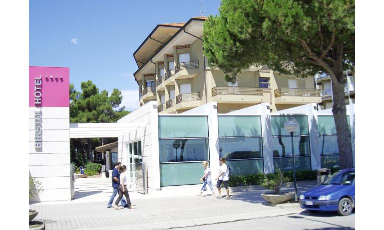 hotel BRISTOL: esterno