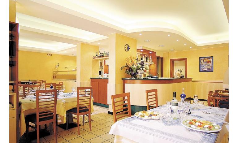 hotel DI GIOVANNI: restaurant
