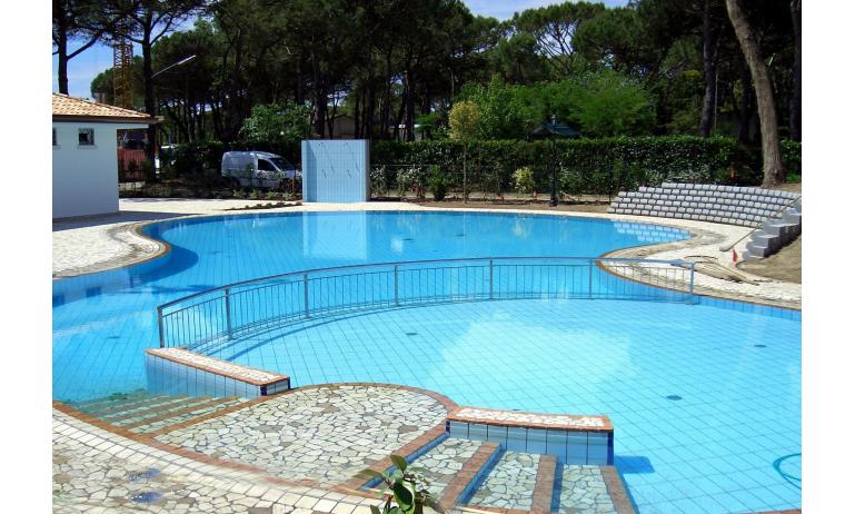 residence ACERI ROSSI: swimming-pool
