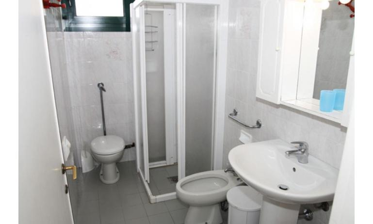 résidence EL PALMAR: salle de bain (exemple)