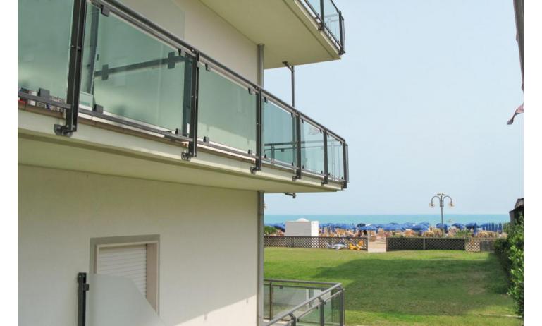 residence MEERBLICK: balcony with view (example)