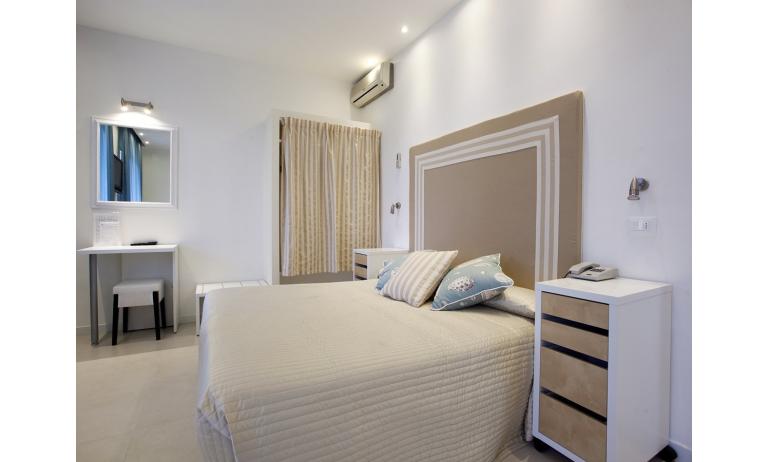 hotel SPERANZA: bedroom (example)