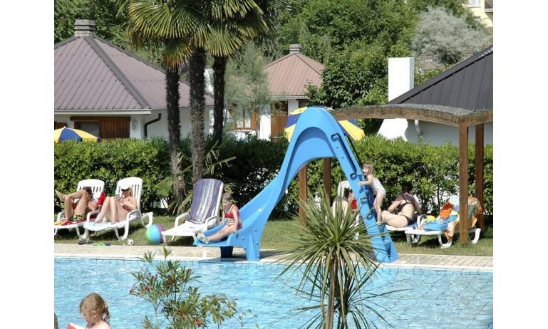 résidence LOS NIDOS: piscine pour enfant