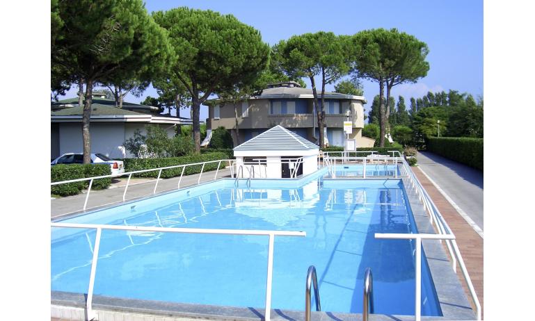 villaggio SAN SIRO: external view with pool