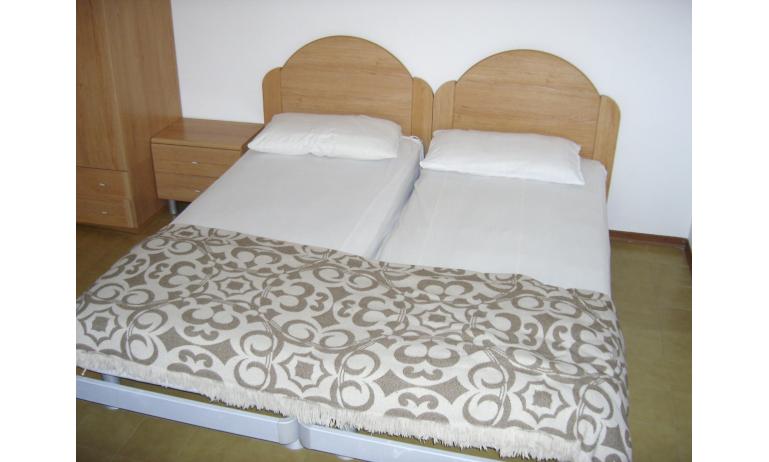 villaggio SAN SIRO: bedroom (example)