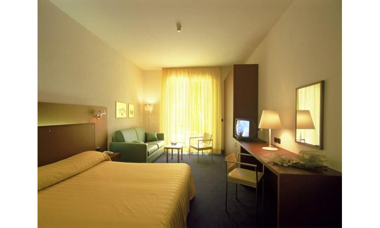 hôtel FLORIDA: chambre à coucher (exemple)
