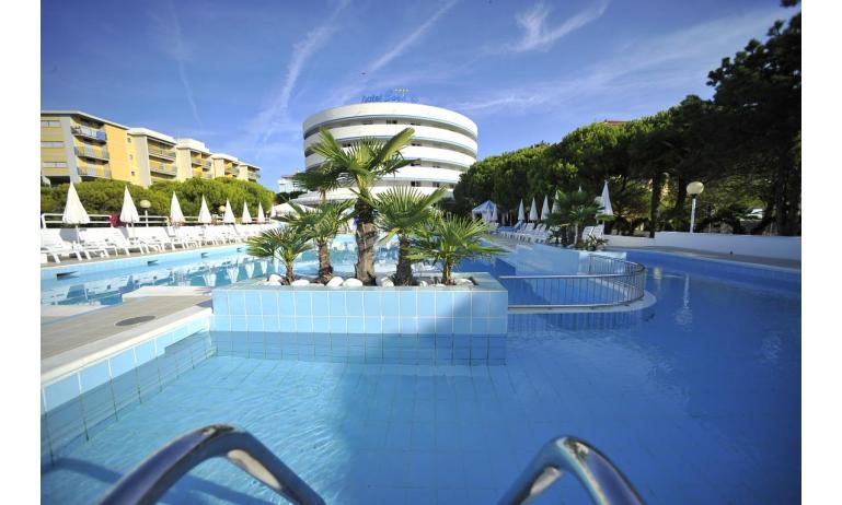 hotel CORALLO: swimming-pool