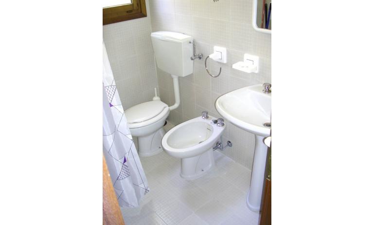 apartments VEGA: bathroom (example)
