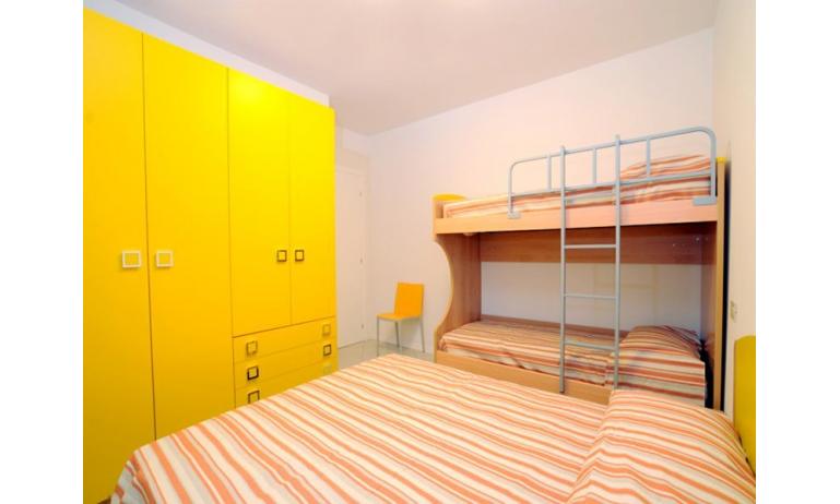 Aparthotel ANTARES: Schlafzimmer (Beispiel)