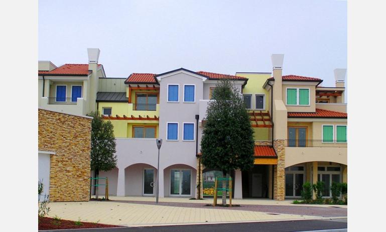 résidence VILLAGGIO A MARE: vue externe de la maison