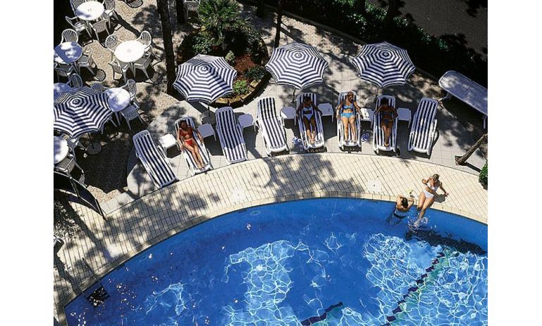 hotel ALEMAGNA: swimming-pool