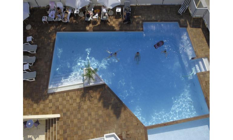 hôtel REX: piscine
