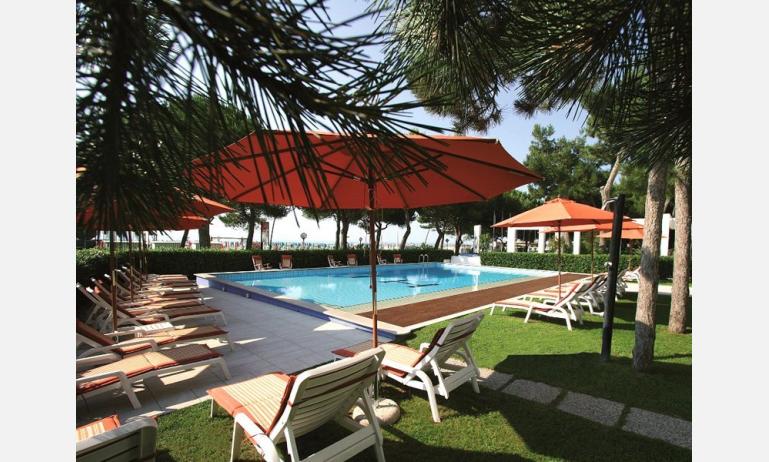 hotel INTERNATIONAL BEACH: piscina
