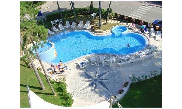 hotel MEDITERRANEO: piscina