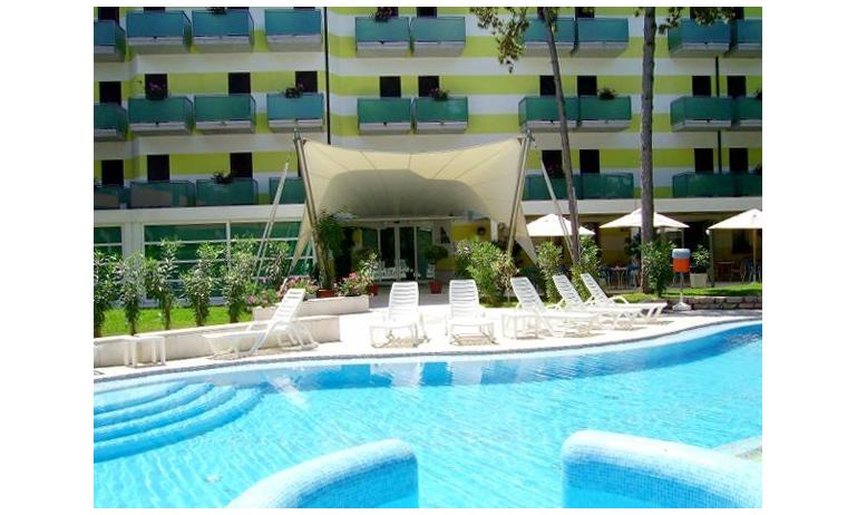 hotel MEDITERRANEO: piscina