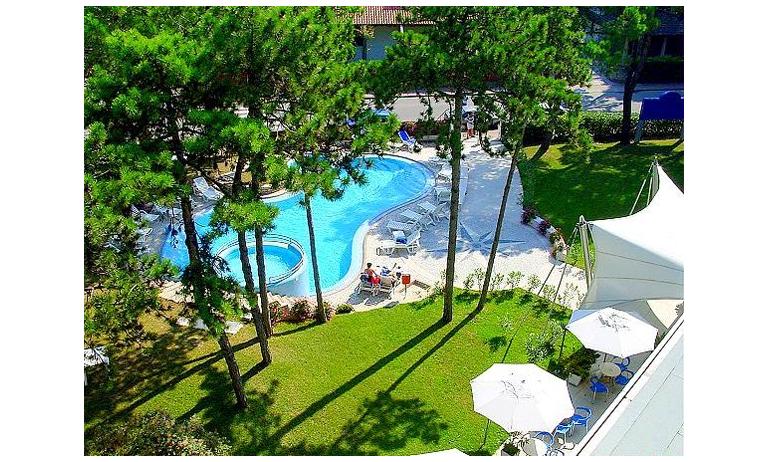 hotel MEDITERRANEO: piscina
