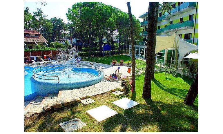 hotel MEDITERRANEO: piscina