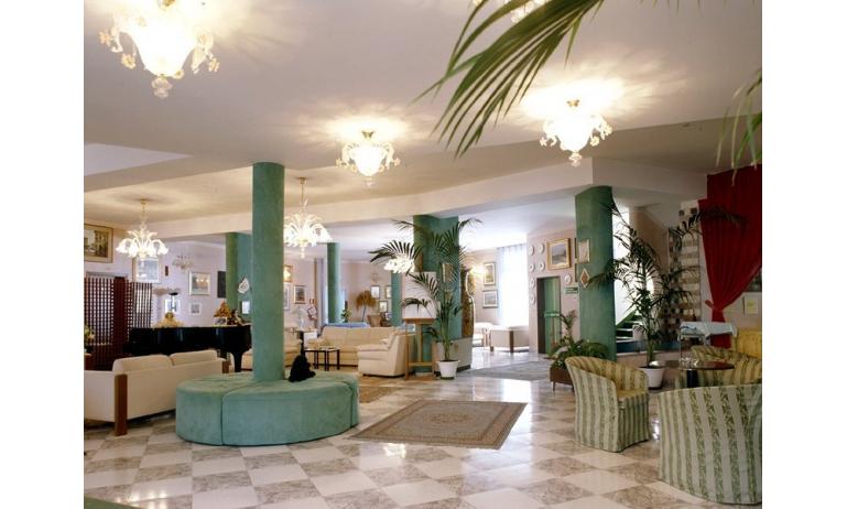 hotel JASMINUM: hall