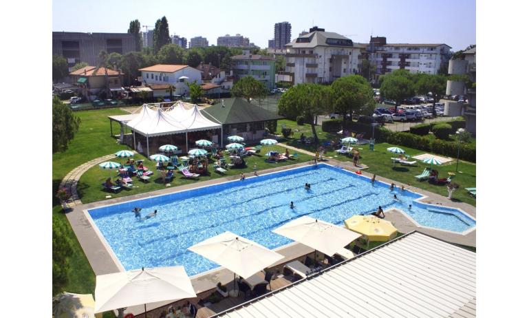 hotel FALCONE: swimming-pool