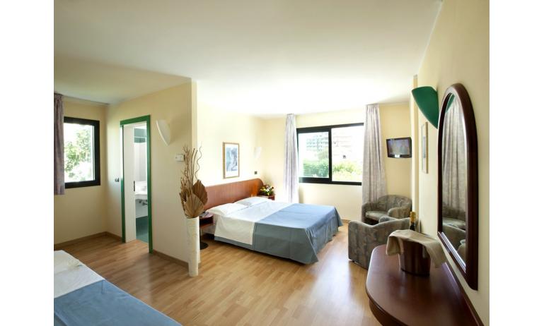 hotel FALCONE: bedroom (example)