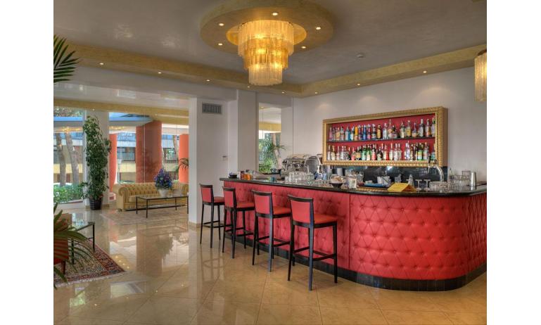 hotel BEMBO: lobby bar