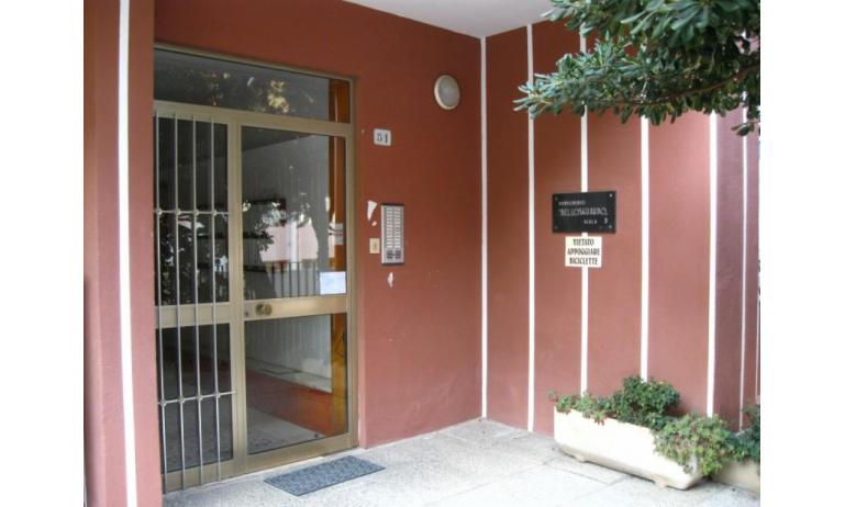 apartments BELLOSGUARDO: entrance