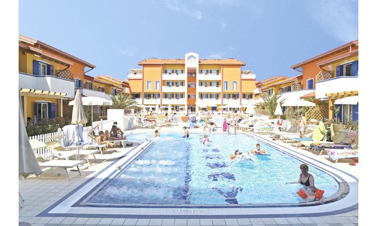 résidence HEMINGWAY: exterior avec piscine
