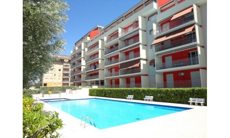 apartments ACAPULCO: external view with pool