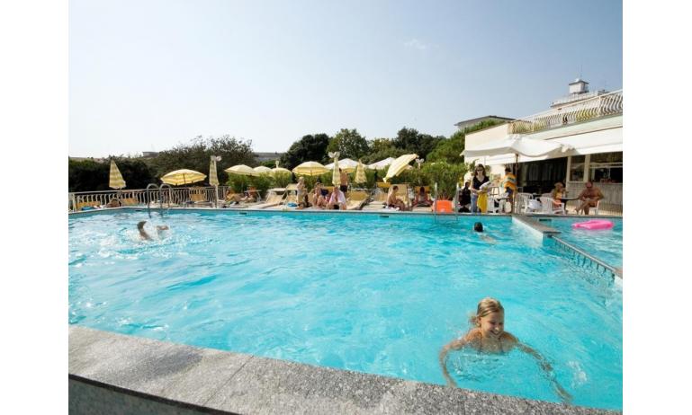 Hotel GARDEN: Pool