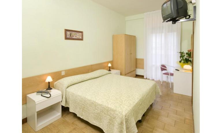 hotel GARDEN: bedroom (example)