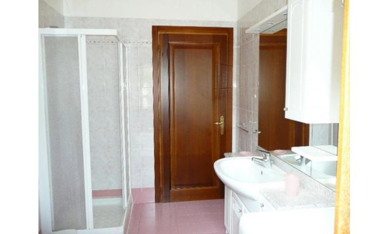apartments RUBINO: bathroom (example)