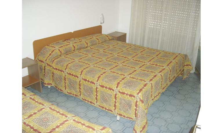 apartments ZENITH: not renewed bedroom (example)