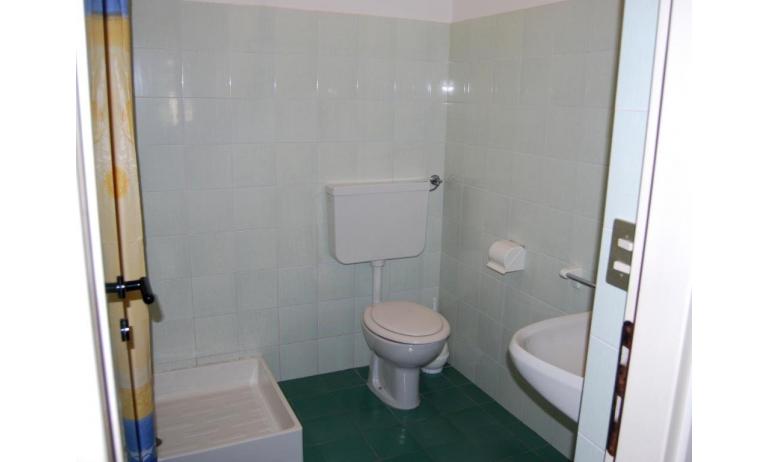 residence ANTARES: bathroom (example)