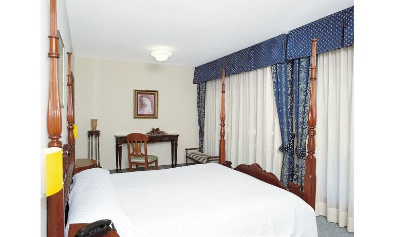 Hotel AIRONE: Schlafzimmer (Beispiel)