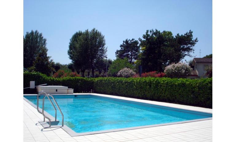 apartments FABIENNE: swimming-pool
