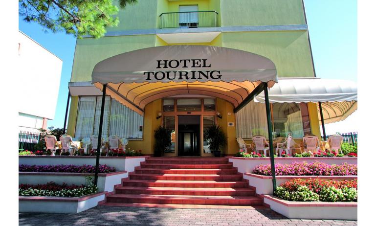 hotel TOURING: entrance