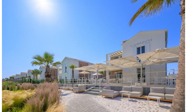 residence PAREUS BEACH RESORT: Clubhouse