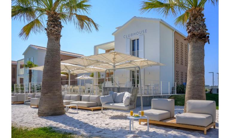 residence PAREUS BEACH RESORT: Clubhouse