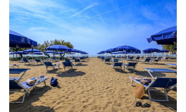 residence PAREUS BEACH RESORT: spiaggia privata