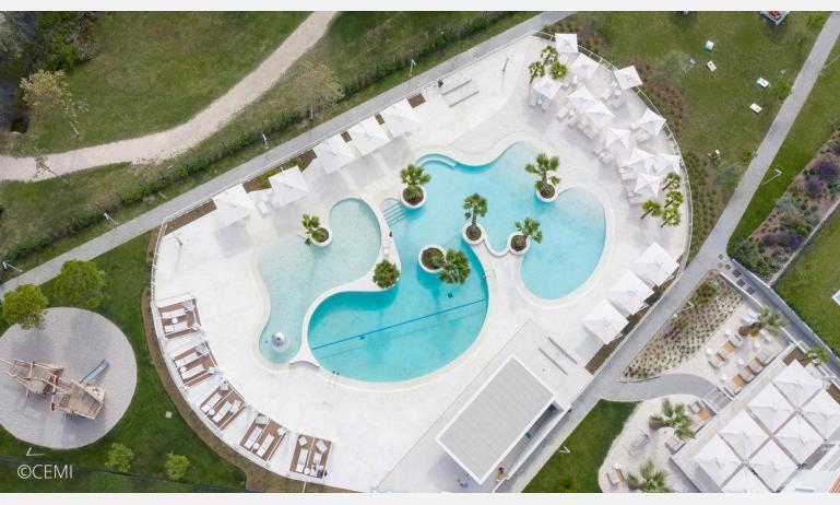 résidence PAREUS BEACH RESORT: piscine