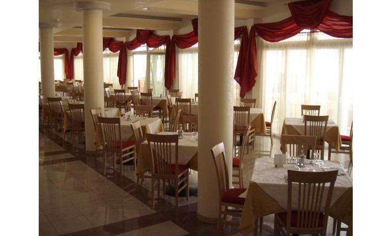 Hotel OLYMPUS: Frühstücksraum