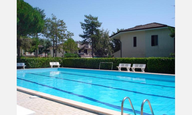 appartamenti LOS NIDOS: esterno con piscina