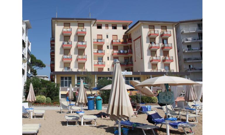 hotel LONDON: external house-view from the beach