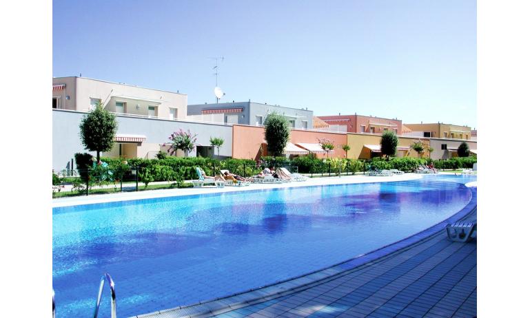 résidence NETTUNO: exterior avec piscine
