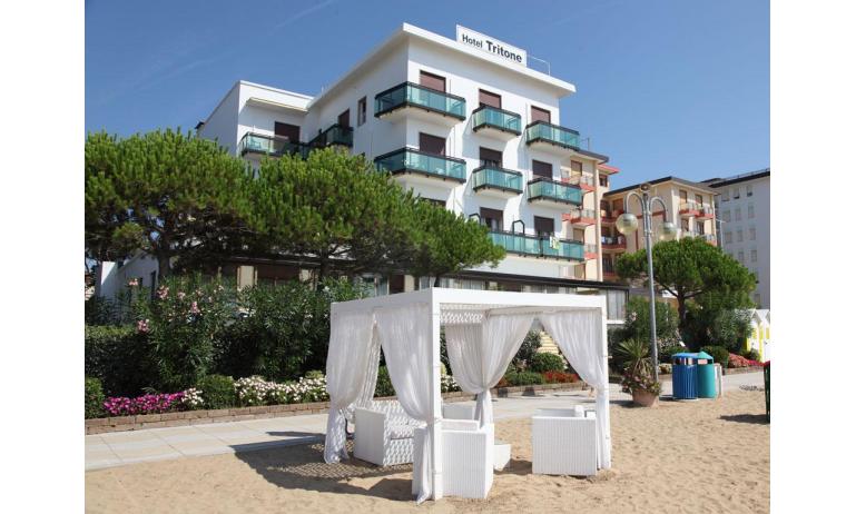 hotel TRITONE: external house-view from the beach