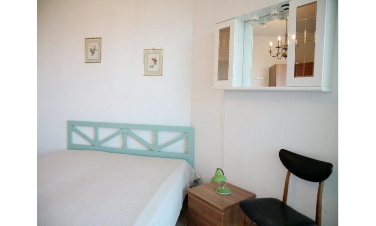 appartament LA ZATTERA: chambre à coucher (exemple)
