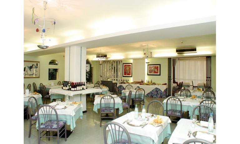 hotel PALACE: restaurant