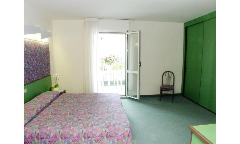 hôtel PALACE: chambre à coucher (exemple)
