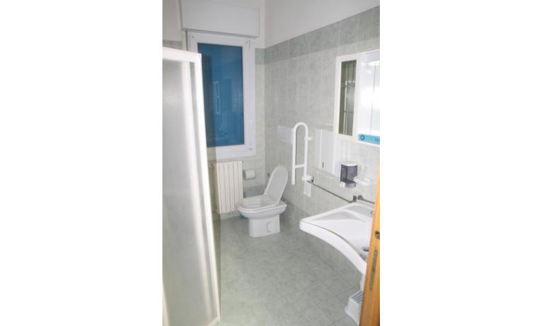 apartments RESIDENCE PLAYA: B5 - bathroom (example)