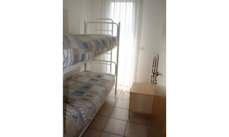 Ferienwohnungen RESIDENCE PLAYA: C7 - Schlafzimmer mit Stockbett (Beispiel)